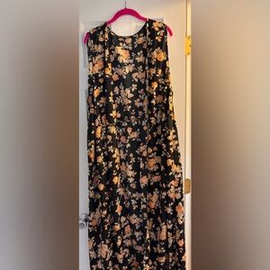 BB Dakota Black and Tan Floral Sleeveless Maxi Vest 2 X
